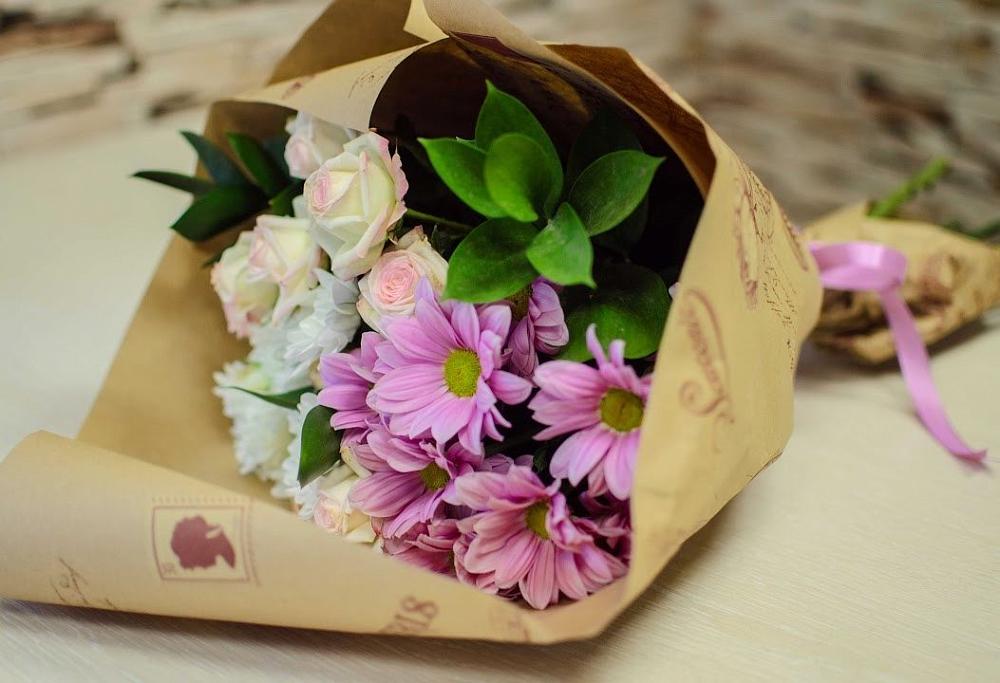 Букет цветов из: Розы и Хризантемы в Октябрьском Архангельской области