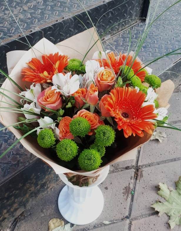 Букет цветов из: Герберы, Хризантемы, Альстромерии и Розы в Октябрьском Архангельской области