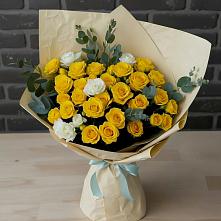 Букет цветов из:  Розы в Октябрьском Архангельской области