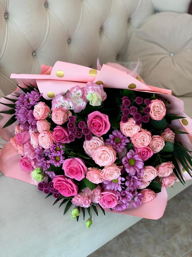 Букет цветов из: Хризантемы, Розы и Лизиантусы в Октябрьском Архангельской области