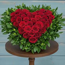 Цветочная композиция из Розы в виде сердца в Октябрьском Архангельской области