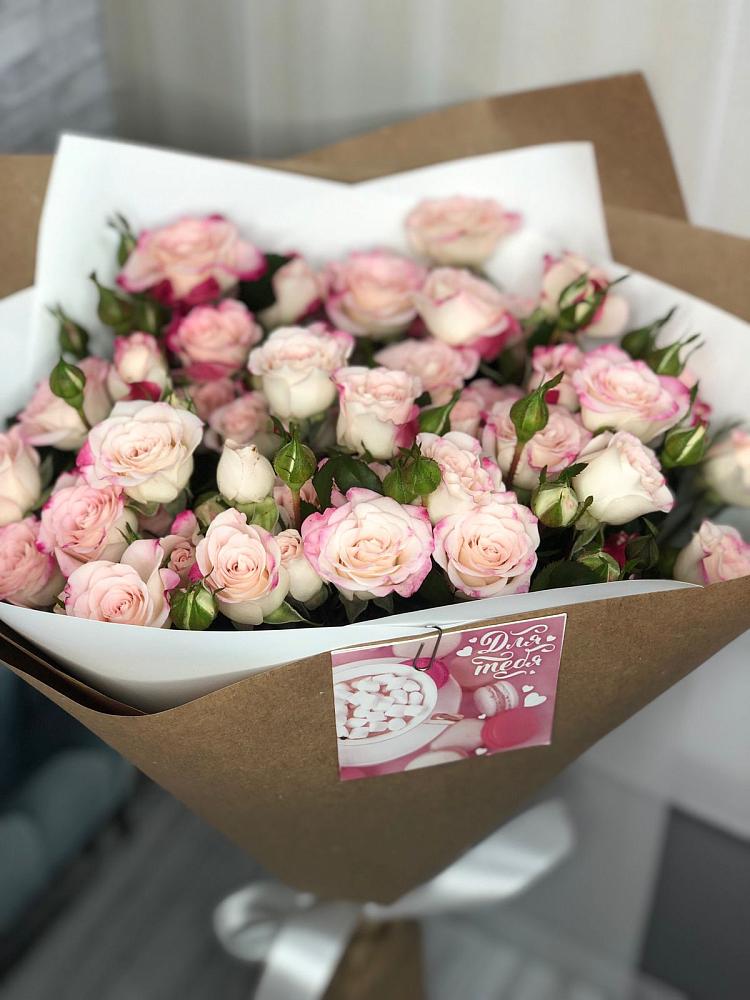 Букет цветов из: Розы в Октябрьском Архангельской области