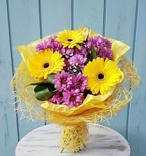 Букет цветов из:  Хризантемы и Герберы в Октябрьском Архангельской области
