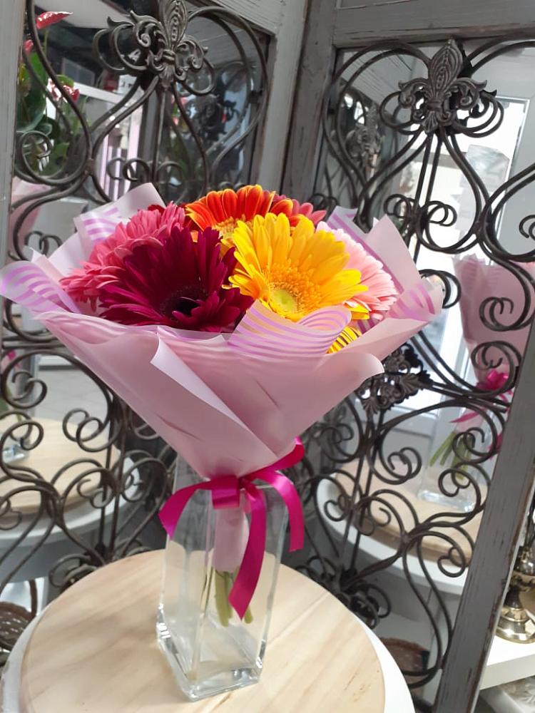 Букет цветов из: Герберы в Октябрьском Архангельской области