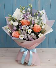Букет цветов из:  Лизиантусы, Розы, Альстромерии и Гипсофила в Октябрьском Архангельской области
