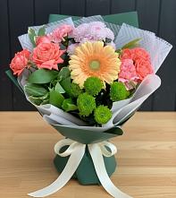 Букет цветов из:  Гвоздики, Розы, Герберы и Хризантемы в Октябрьском Архангельской области