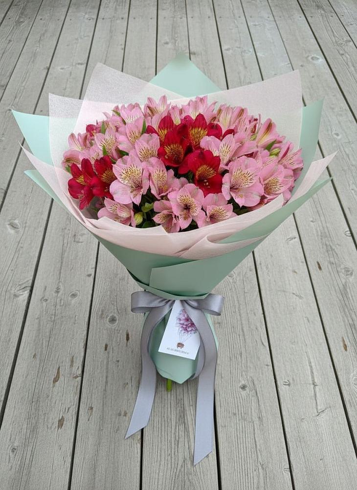 Букет цветов из: Альстромерии в Октябрьском Архангельской области