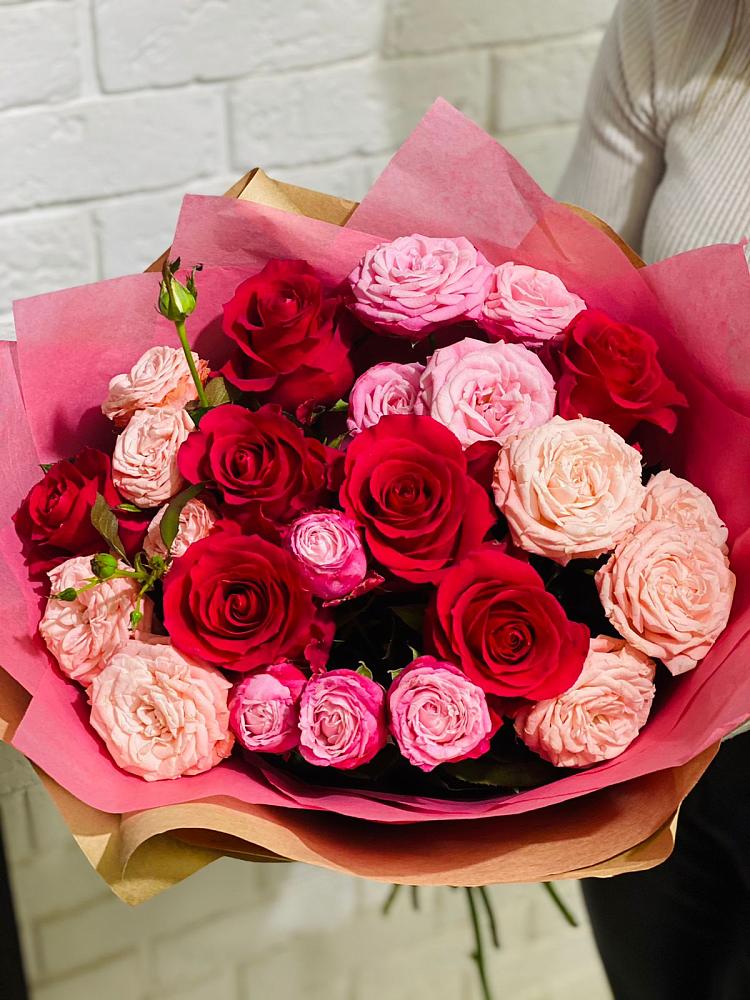 Букет цветов из: Розы в Октябрьском Архангельской области