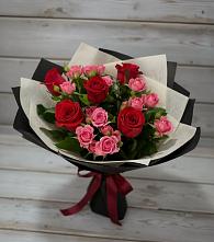 Букет цветов из:  Розы в Октябрьском Архангельской области
