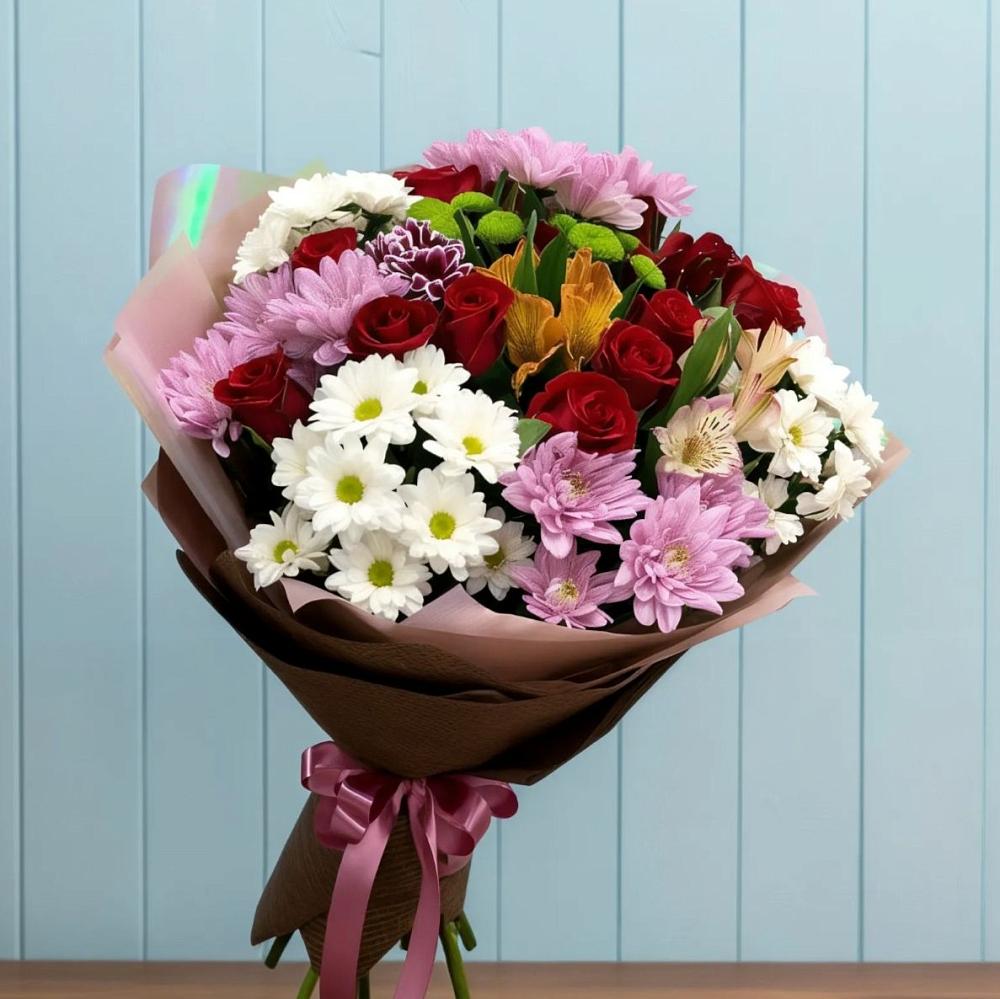 Букет цветов из: Розы, Хризантемы и Альстромерии в Октябрьском Архангельской области
