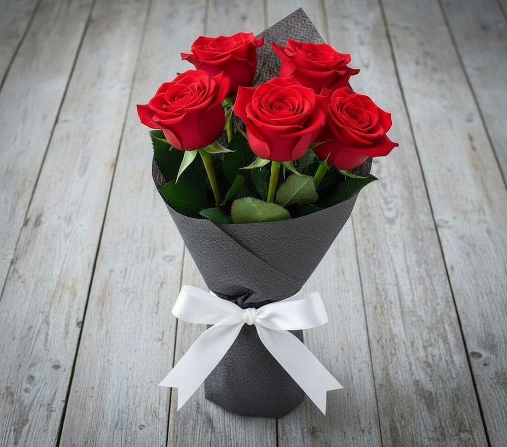 Букет 5 Красных роз Эдлесс Лав в Октябрьском Архангельской области