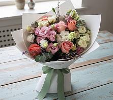 Букет цветов из:  Розы, Лизиантусы и Гвоздики в Октябрьском Архангельской области