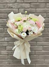 Букет цветов из:  Гвоздики, Розы, Лизиантусы и Хризантемы #REPLACE_PRED# Октябрьском Архангельской области
