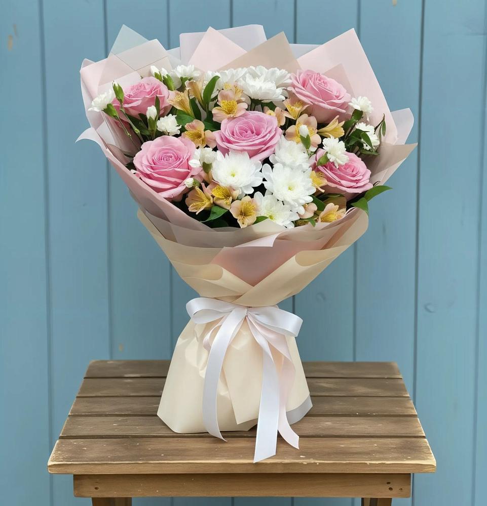 Букет цветов из: Гвоздики, Орхидеи и Розы в Октябрьском Архангельской области