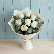 Букет Белые розы в Эвкалипте в Октябрьском Архангельской области