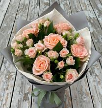 Букет цветов из:  Розы в Октябрьском Архангельской области