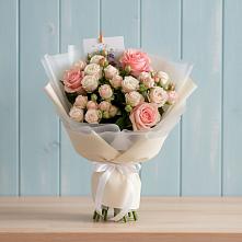 Букет цветов из:  Розы в Октябрьском Архангельской области