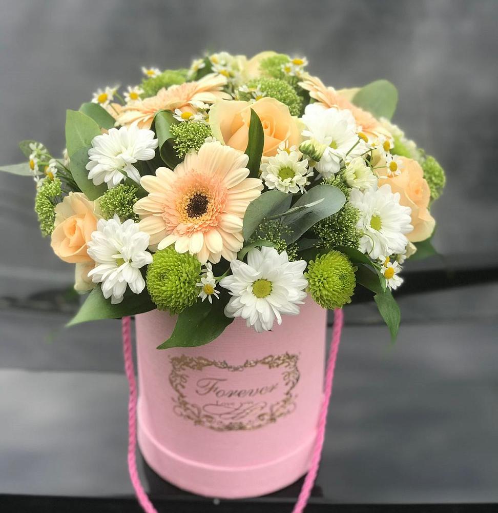 Цветочная композиция из Розы, Герберы и Хризантемы в шляпной коробке в Октябрьском Архангельской области